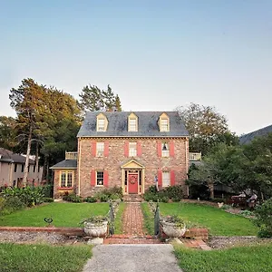 cedars-of-williamsburg-bed-breakfast-23185.williamsburghotelsusa.com/